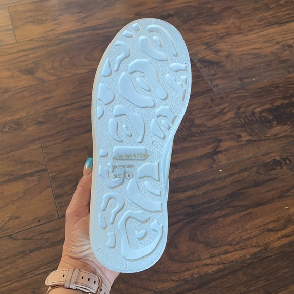 NWT 🤍Patent (faux) White Sneakers - Picture 4 of 6